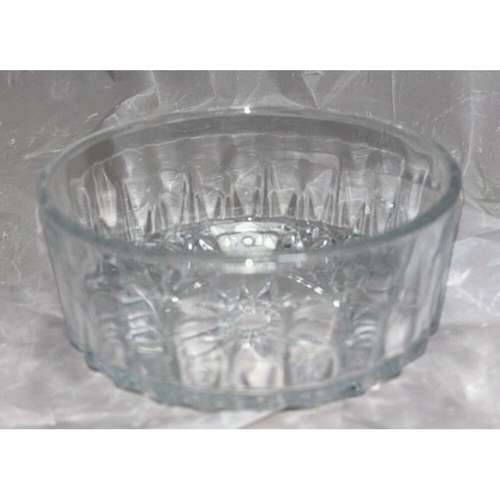 Vintage Arcoroc France Tempered Star Design Diamont Cut Crystal Serving Bowl